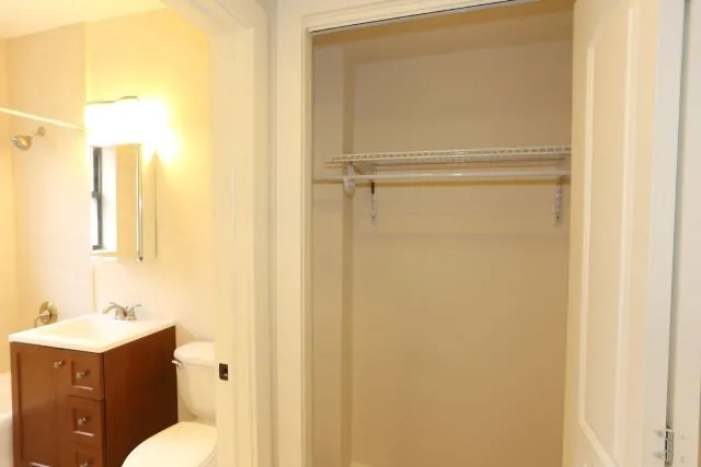 4038 N Ashland Ave, , 60613, USA 60613-unit#2E-Chicago-IL