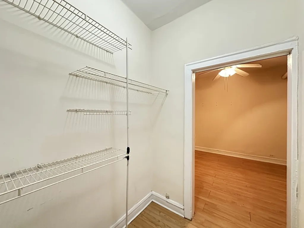 2827 N Burling St, ,  60657, USA 60657-unit#04-Chicago-IL