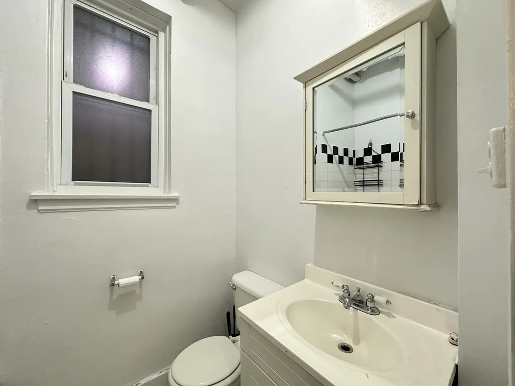2827 N Burling St, ,  60657, USA 60657-unit#04-Chicago-IL