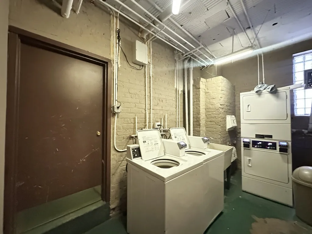 2827 N Burling St, ,  60657, USA 60657-unit#04-Chicago-IL