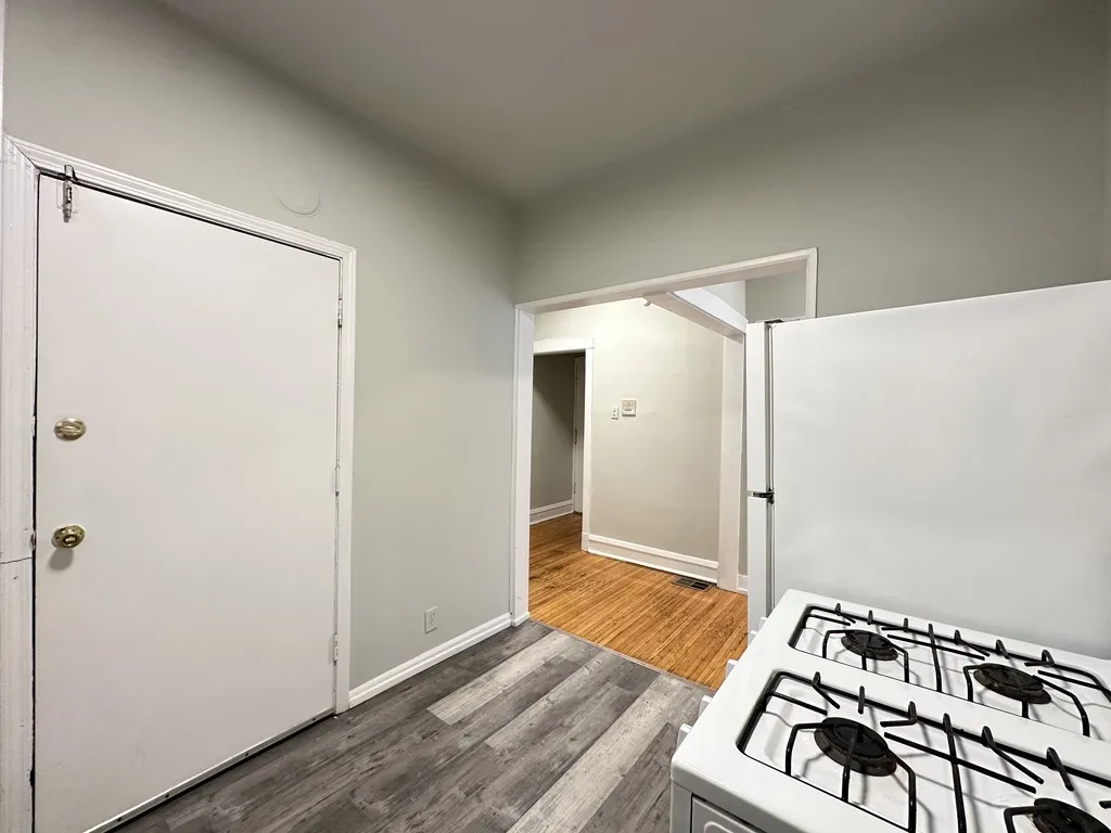 628 W Barry Ave, ,  60657, USA 60657-unit#1S-Chicago-IL