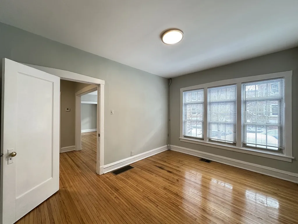 628 W Barry Ave, ,  60657, USA 60657-unit#1S-Chicago-IL