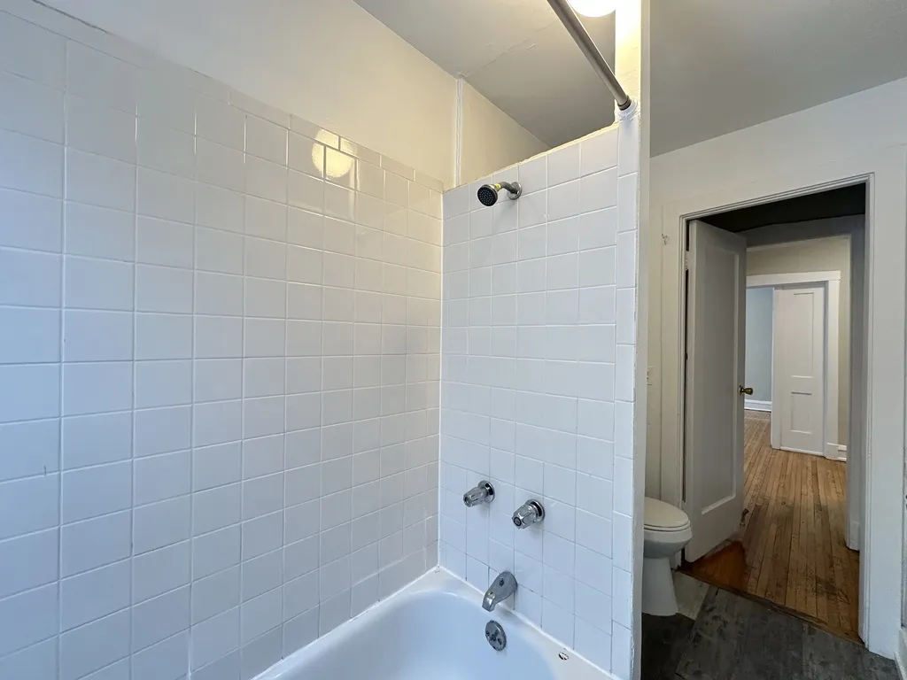 628 W Barry Ave, ,  60657, USA 60657-unit#1S-Chicago-IL