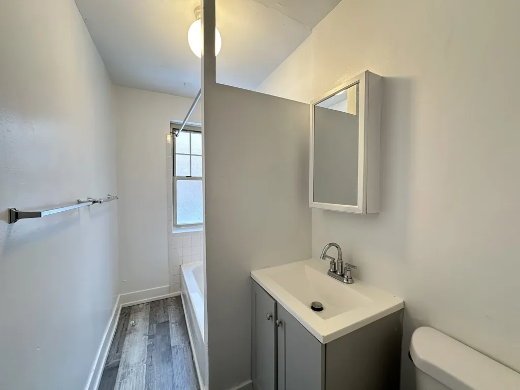 628 W Barry Ave, ,  60657, USA 60657-unit#1S-Chicago-IL