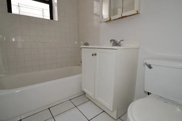 819 W Waveland Ave, , 60613, USA 60613-unit#G-Chicago-IL