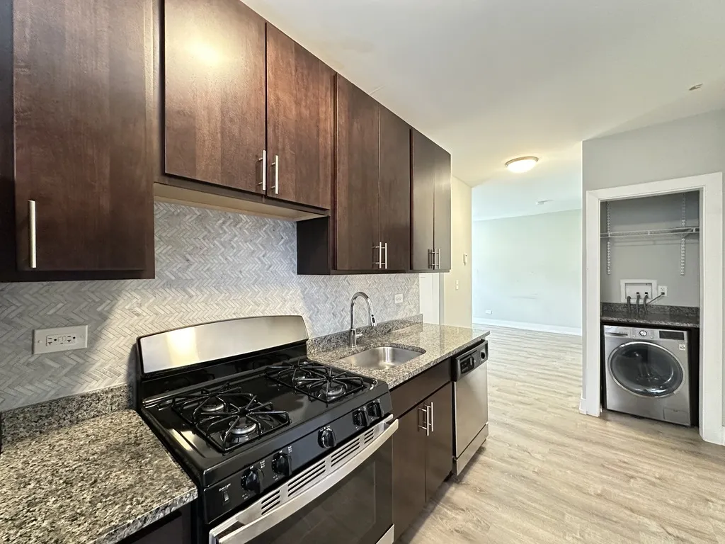 713 W Brompton Ave, ,  60657, USA 60657-unit#58-Chicago-IL