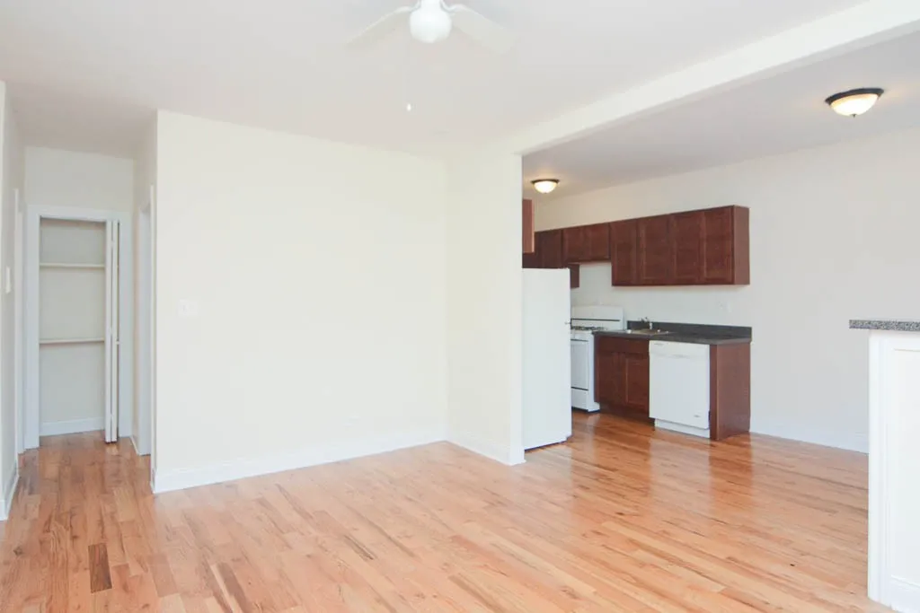 626 W Cornelia Ave, , 60657, USA 60657-unit#3S-Chicago-IL