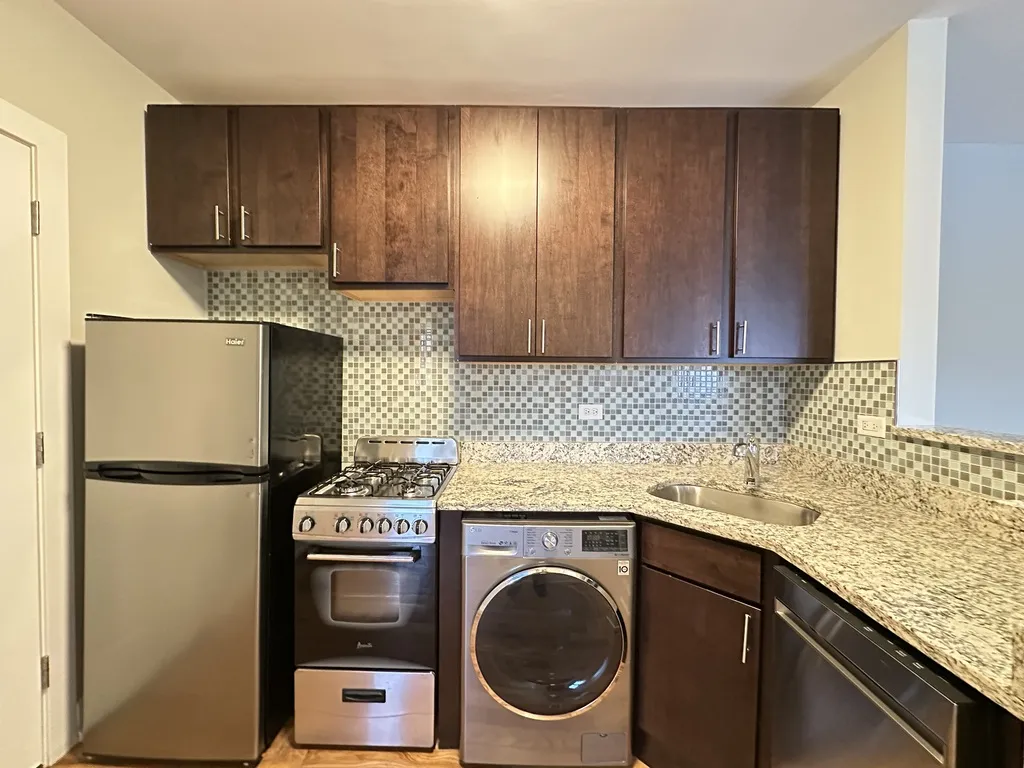 2912 N Mildred Ave, ,  60657, USA 60657-unit#2CC-Chicago-IL