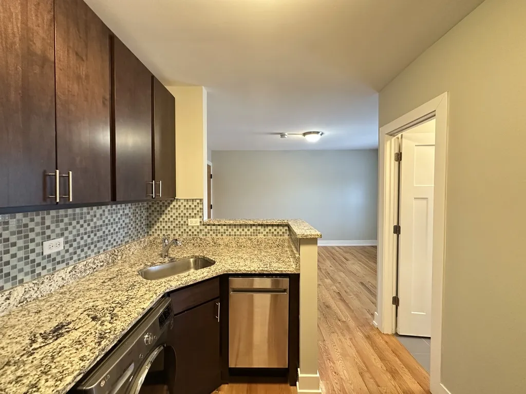 2912 N Mildred Ave, ,  60657, USA 60657-unit#2CC-Chicago-IL