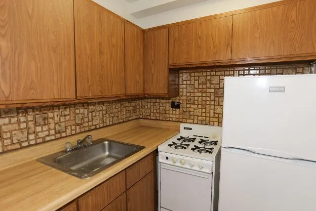 739 W Belmont Ave, ,  60657, USA 60657-unit#406-Chicago-IL