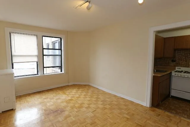 739 W Belmont Ave, ,  60657, USA 60657-unit#406-Chicago-IL