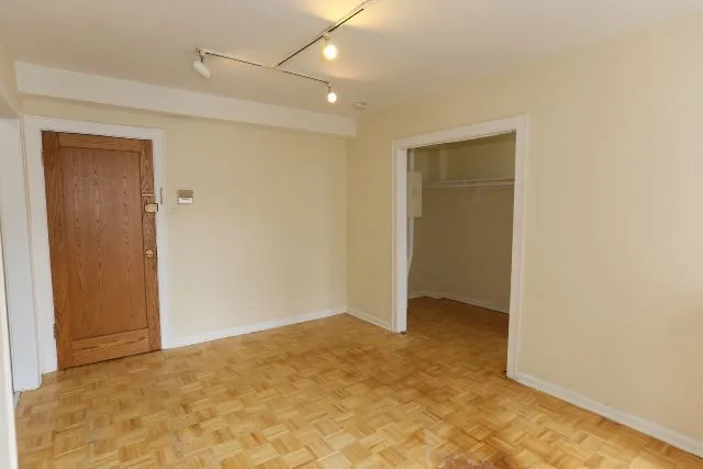 739 W Belmont Ave, ,  60657, USA 60657-unit#406-Chicago-IL