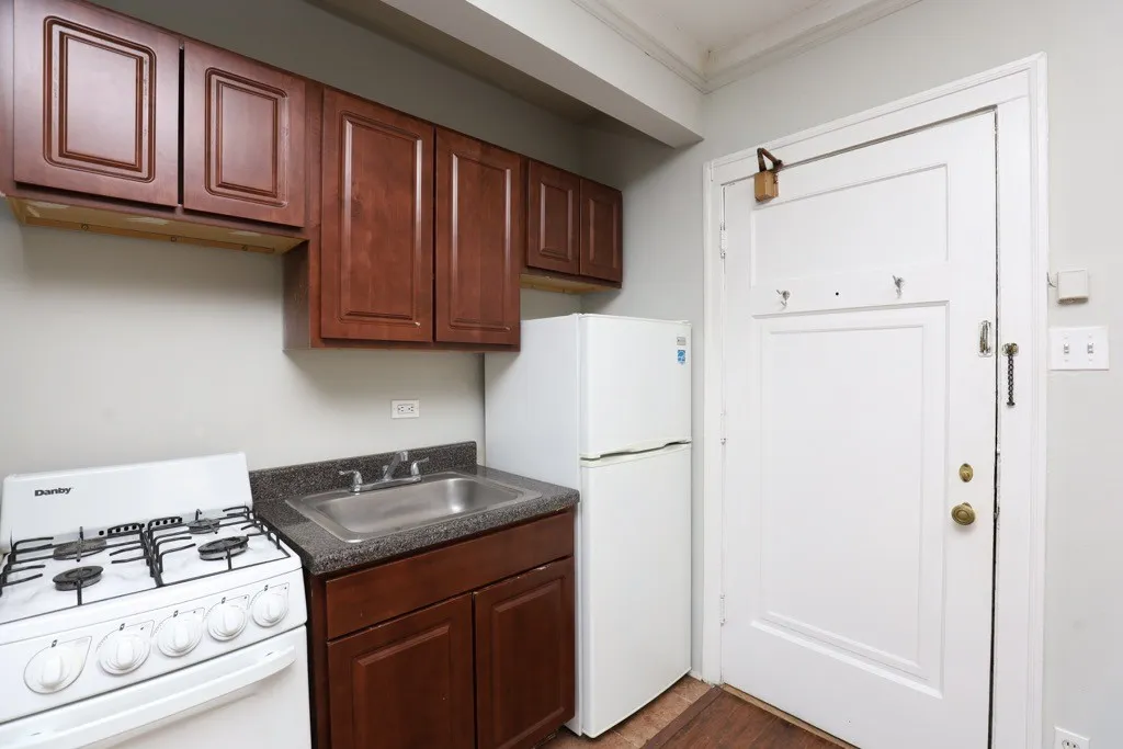 4546 N Damen Ave, ,  60625, USA 60625-unit#215-Chicago-IL