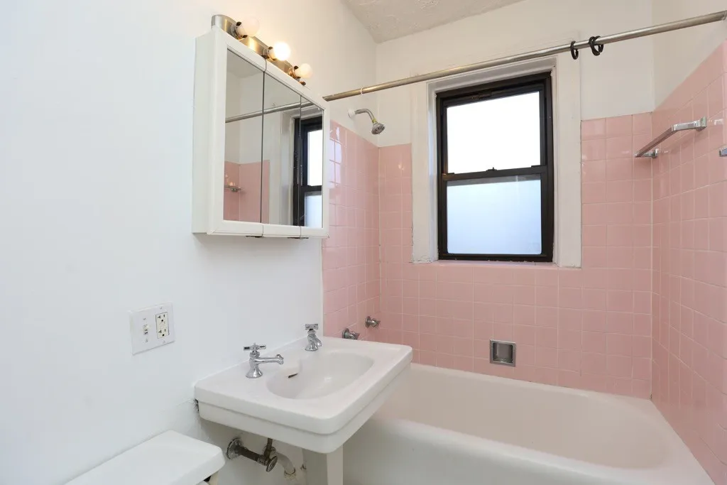 4546 N Damen Ave, ,  60625, USA 60625-unit#215-Chicago-IL