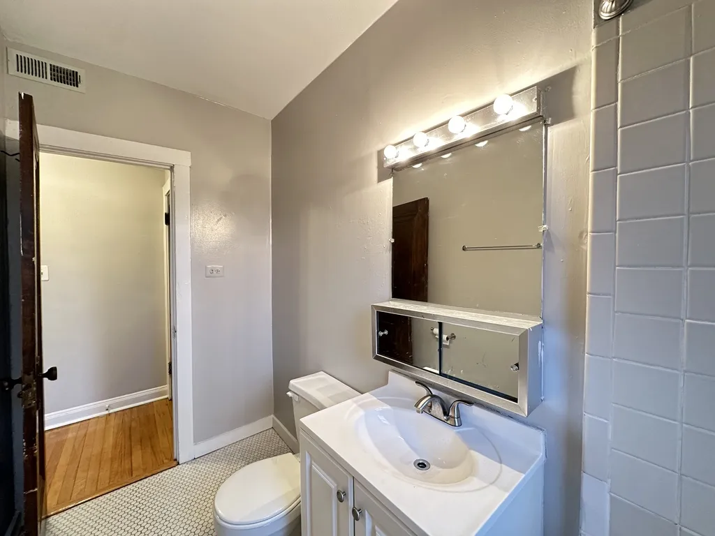 3008 N Racine Ave, ,  60657, USA 60657-unit#2-Chicago-IL