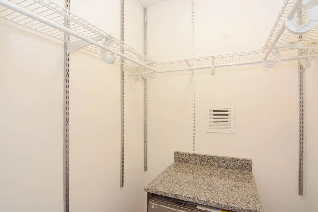 2904 N Mildred Ave, , 60657, USA 60657-unit#2G-Chicago-IL