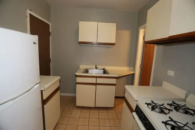 821a W Cornelia Ave, ,  60657, USA 60657-unit#212-Chicago-IL