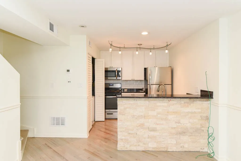 954 W Grace St, ,  60613, USA 60613-unit#A102-Chicago-IL