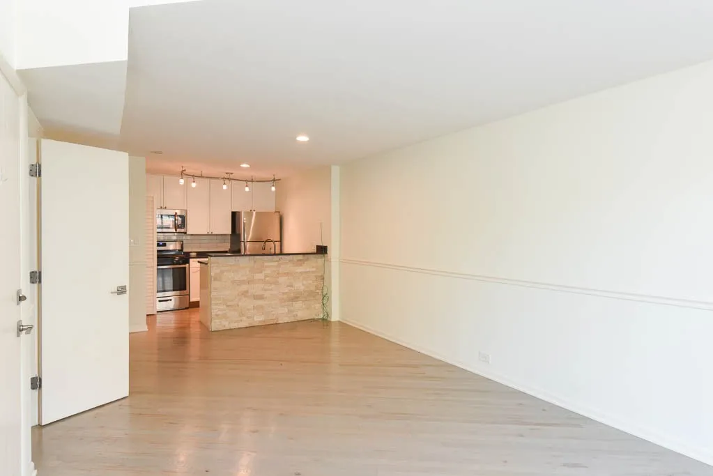 954 W Grace St, ,  60613, USA 60613-unit#A102-Chicago-IL