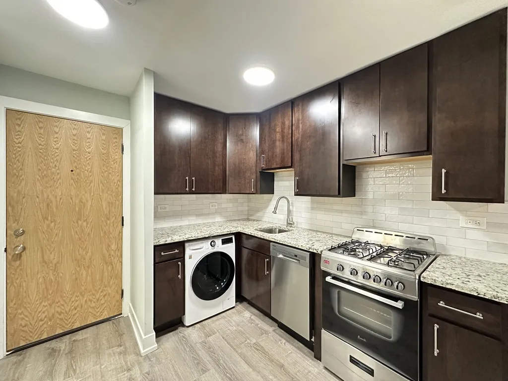 445 W Barry Ave, ,  60657, USA 60657-unit#418-Chicago-IL