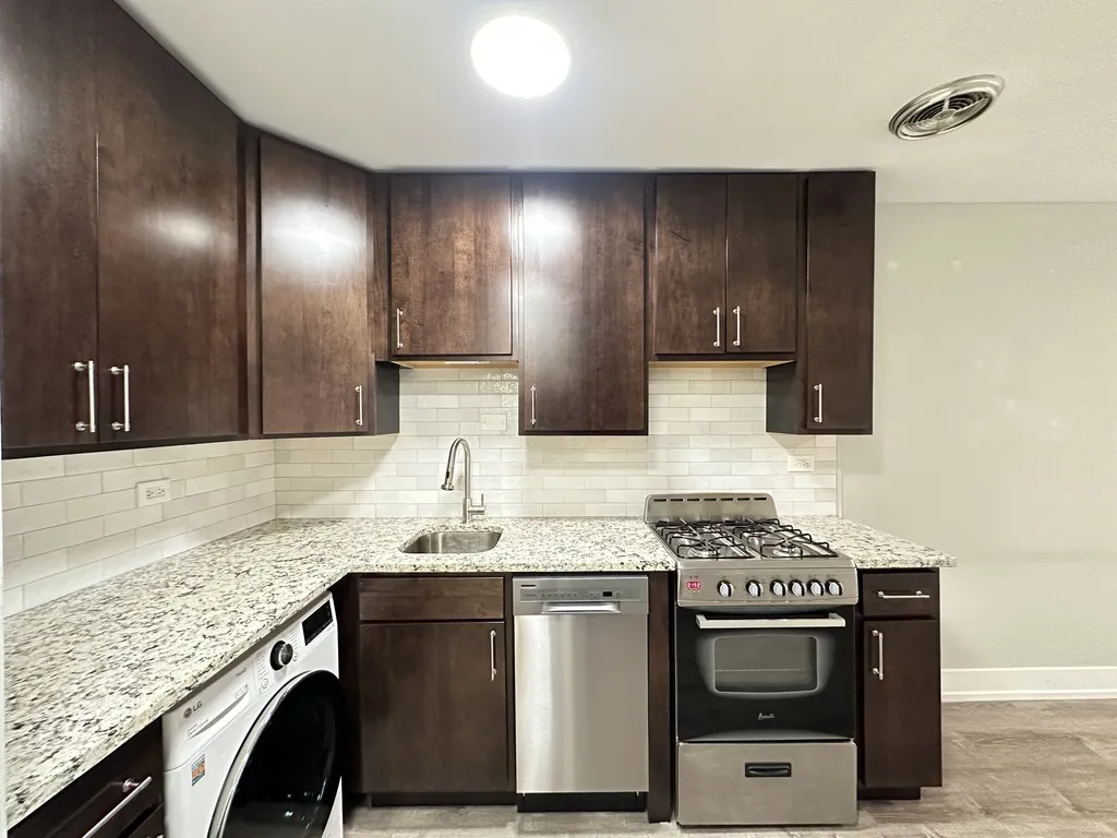 445 W Barry Ave, ,  60657, USA 60657-unit#418-Chicago-IL