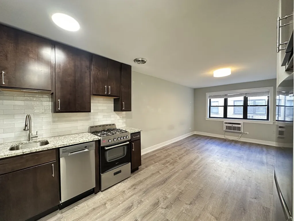 445 W Barry Ave, , 60657, USA 60657-unit#418-Chicago-IL