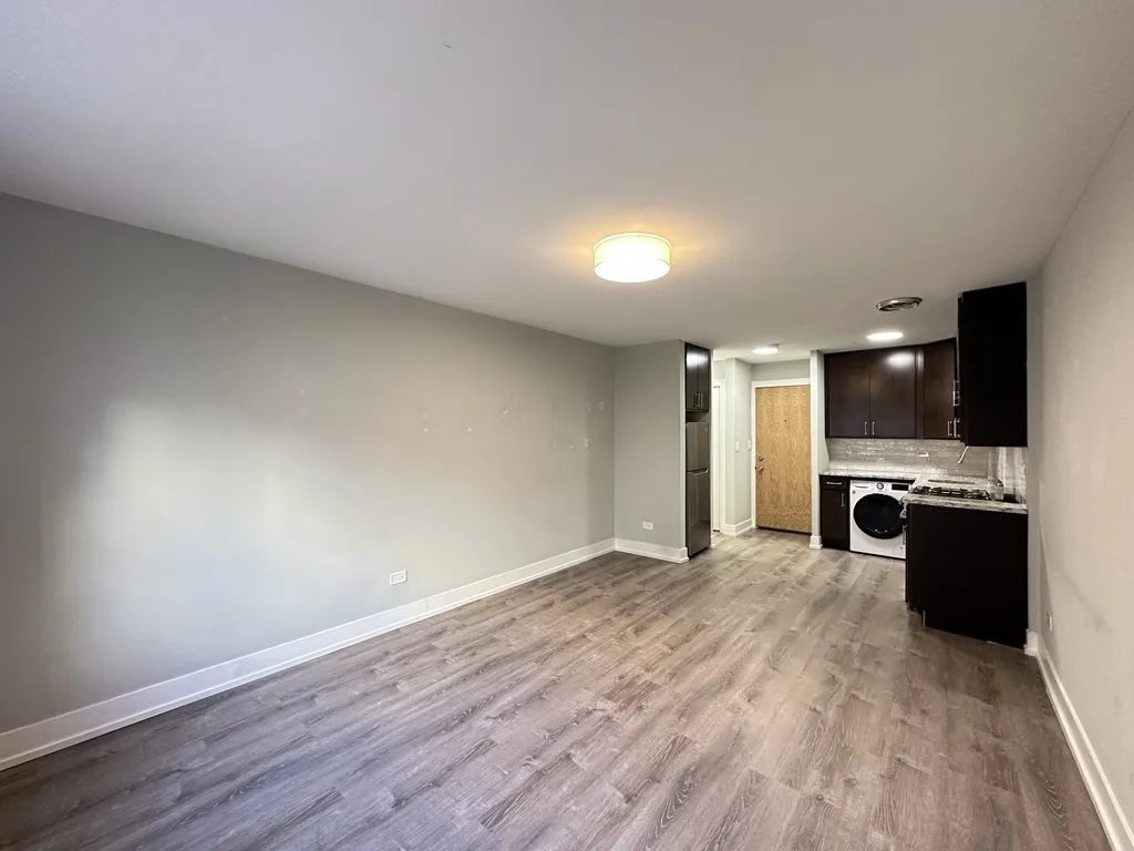 445 W Barry Ave, , 60657, USA 60657-unit#418-Chicago-IL