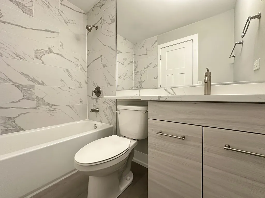 445 W Barry Ave, , 60657, USA 60657-unit#418-Chicago-IL