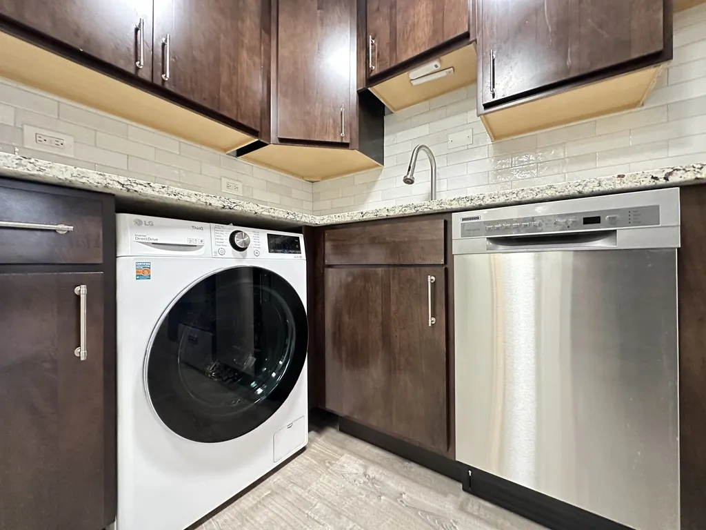 445 W Barry Ave, ,  60657, USA 60657-unit#418-Chicago-IL