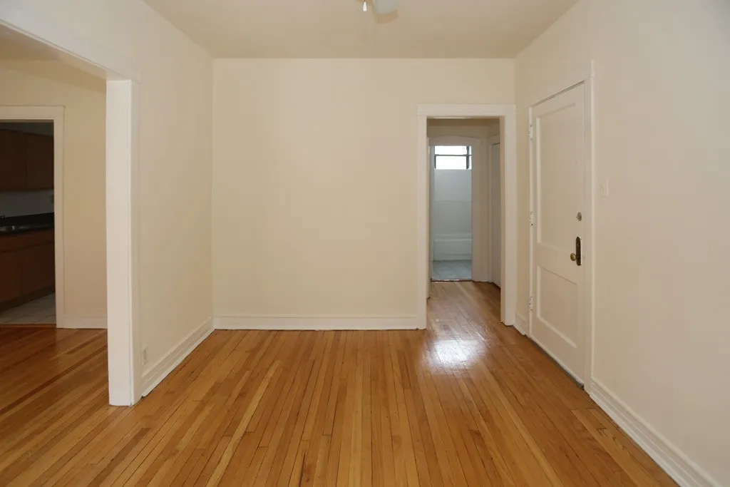 827 W Waveland Ave, ,  60613, USA 60613-unit#3S-Chicago-IL