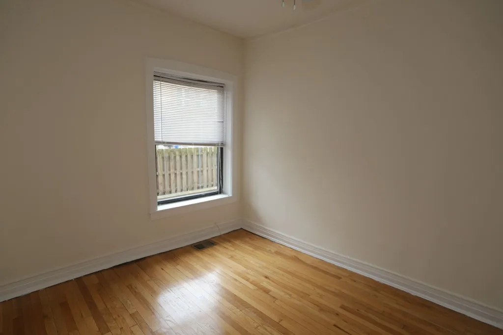 827 W Waveland Ave, ,  60613, USA 60613-unit#3S-Chicago-IL