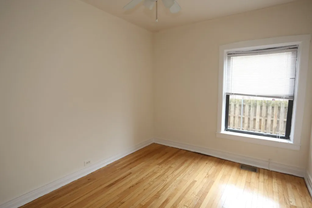 827 W Waveland Ave, ,  60613, USA 60613-unit#3S-Chicago-IL