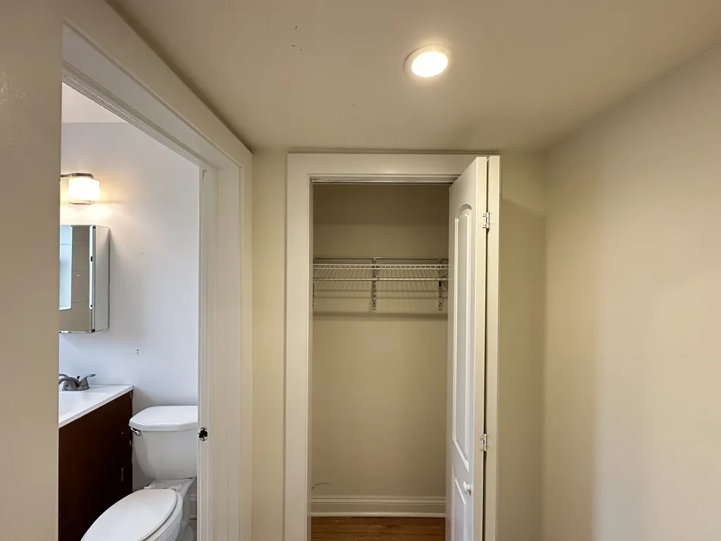 4034 N Ashland Ave, ,  60613, USA 60613-unit#2W-Chicago-IL