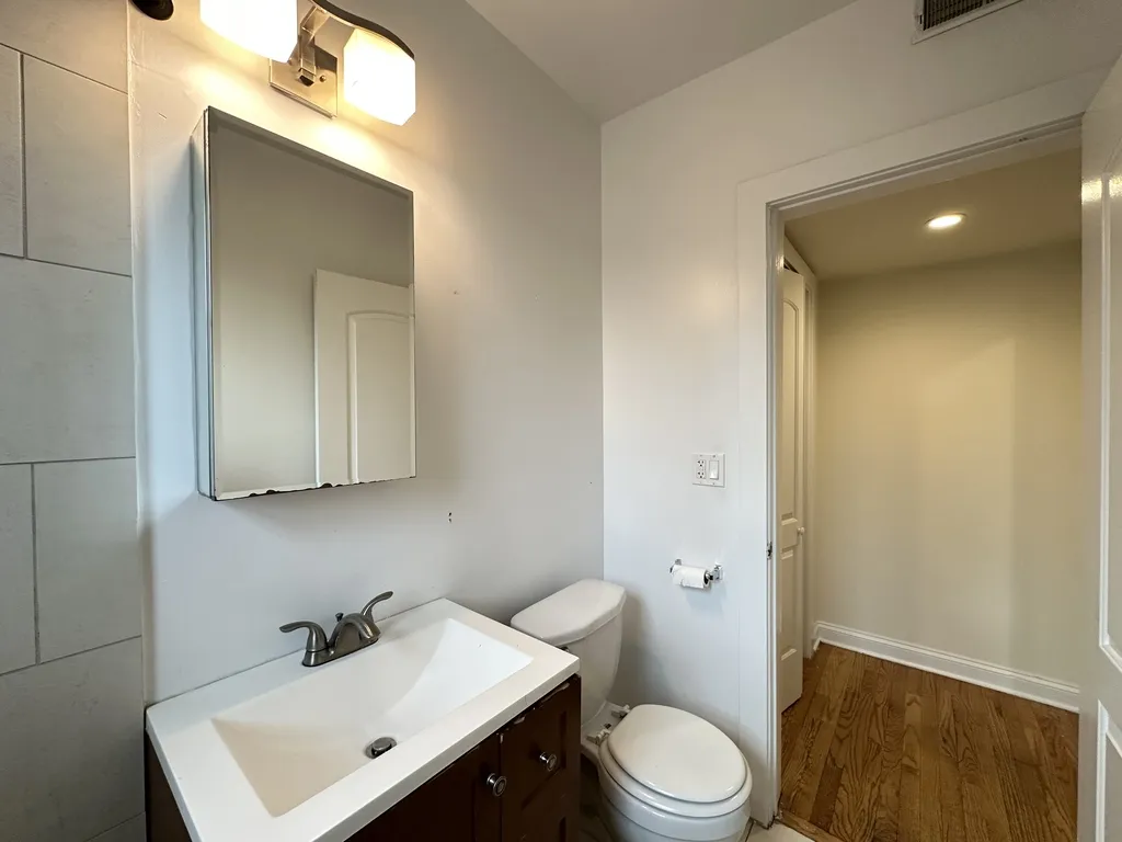 4034 N Ashland Ave, ,  60613, USA 60613-unit#2W-Chicago-IL