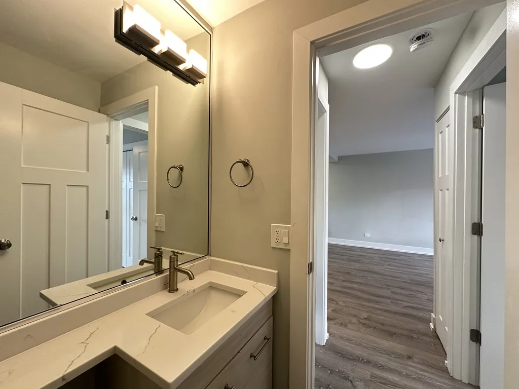 445 W Barry Ave, ,  60657, USA 60657-unit#527-Chicago-IL