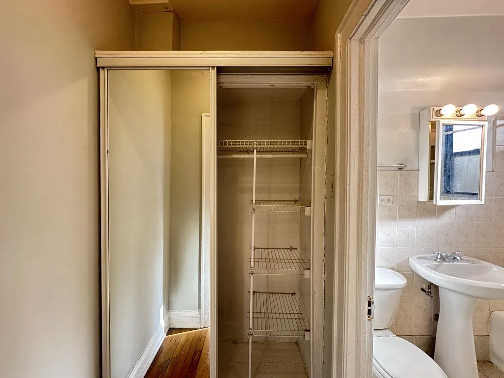 1164 N Dearborn St, ,  60610, USA 60610-unit#213-Chicago-IL