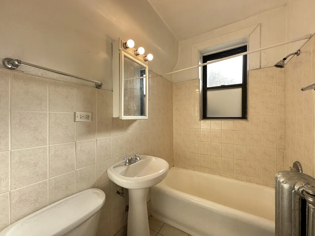 1164 N Dearborn St, ,  60610, USA 60610-unit#213-Chicago-IL
