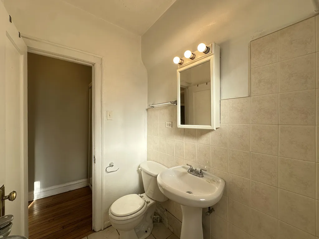 1164 N Dearborn St, ,  60610, USA 60610-unit#213-Chicago-IL