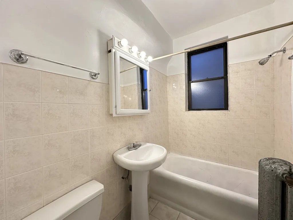 1164 N Dearborn St, ,  60610, USA 60610-unit#413-Chicago-IL