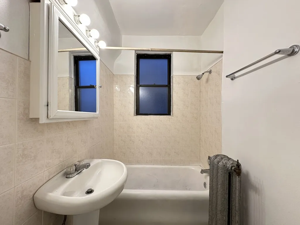 1164 N Dearborn St, ,  60610, USA 60610-unit#413-Chicago-IL