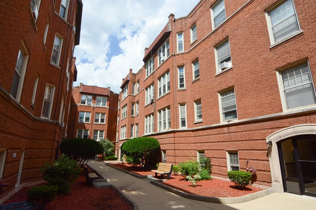 554 W Aldine Ave, , 60657, USA 60657-unit#3W-Chicago-IL