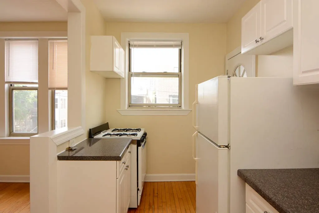 554 W Aldine Ave, , 60657, USA 60657-unit#3W-Chicago-IL