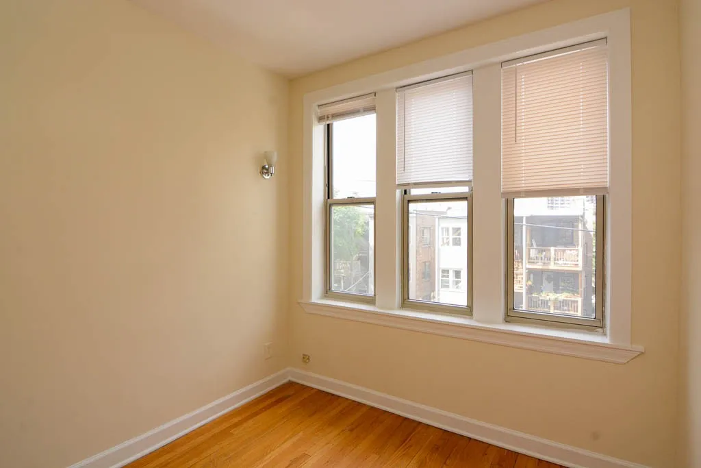 554 W Aldine Ave, , 60657, USA 60657-unit#3W-Chicago-IL