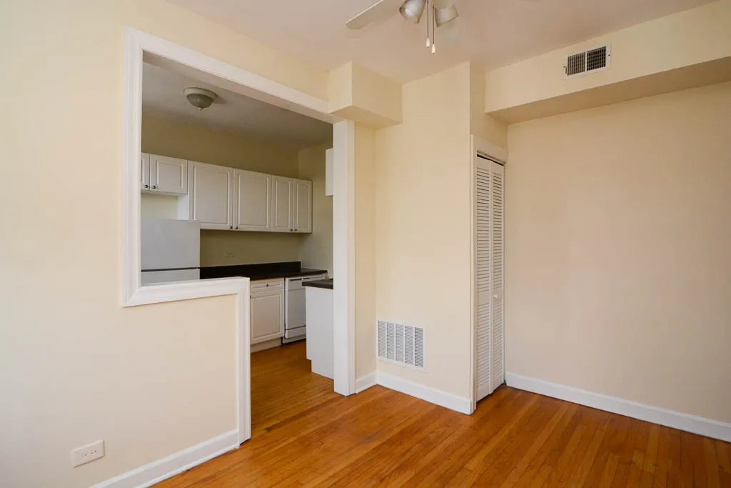 554 W Aldine Ave, , 60657, USA 60657-unit#3W-Chicago-IL