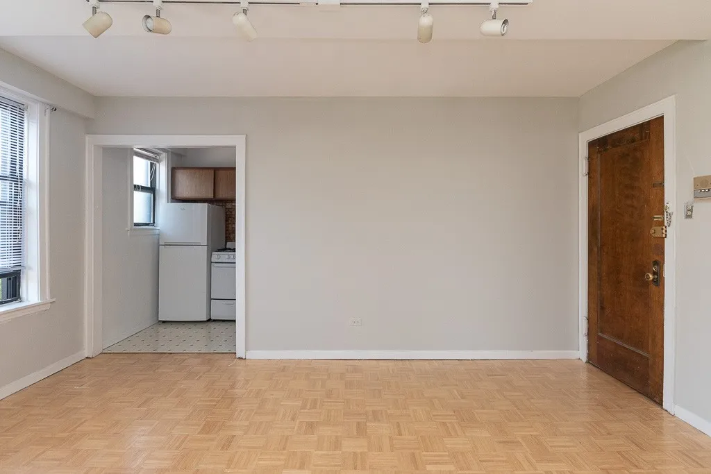739 W Belmont Ave, , 60657, USA 60657-unit#302-Chicago-IL