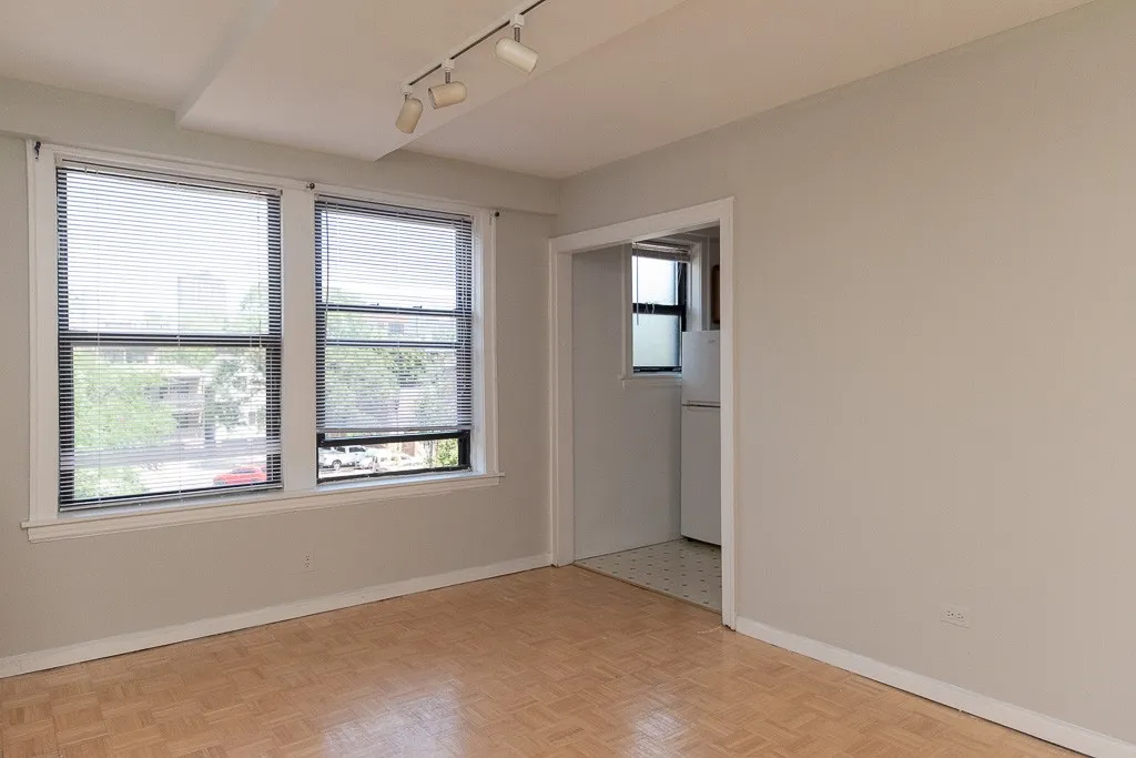 739 W Belmont Ave, , 60657, USA 60657-unit#302-Chicago-IL