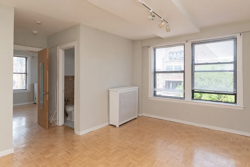 739 W Belmont Ave, , 60657, USA 60657-unit#302-Chicago-IL