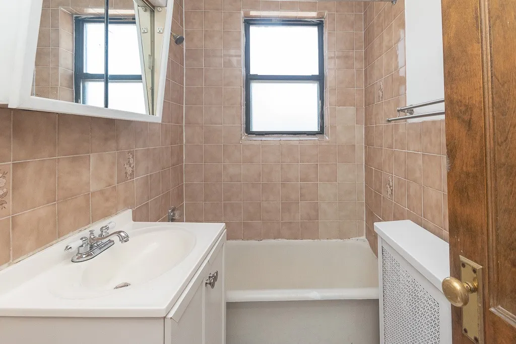 739 W Belmont Ave, , 60657, USA 60657-unit#302-Chicago-IL