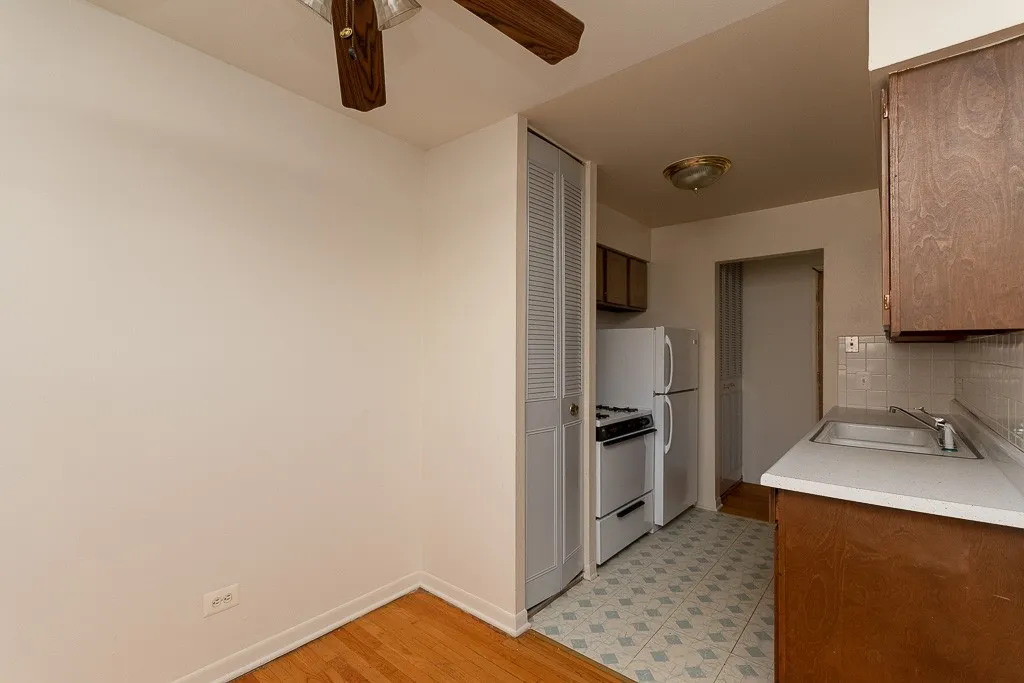530 W Aldine Ave, ,  60657, USA 60657-unit#311-Chicago-IL