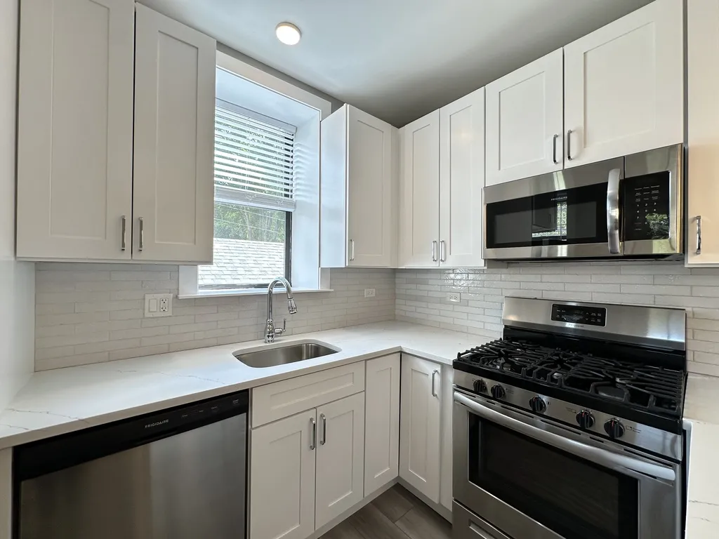 3937 N Janssen Ave, ,  60613, USA 60613-unit#1E-Chicago-IL